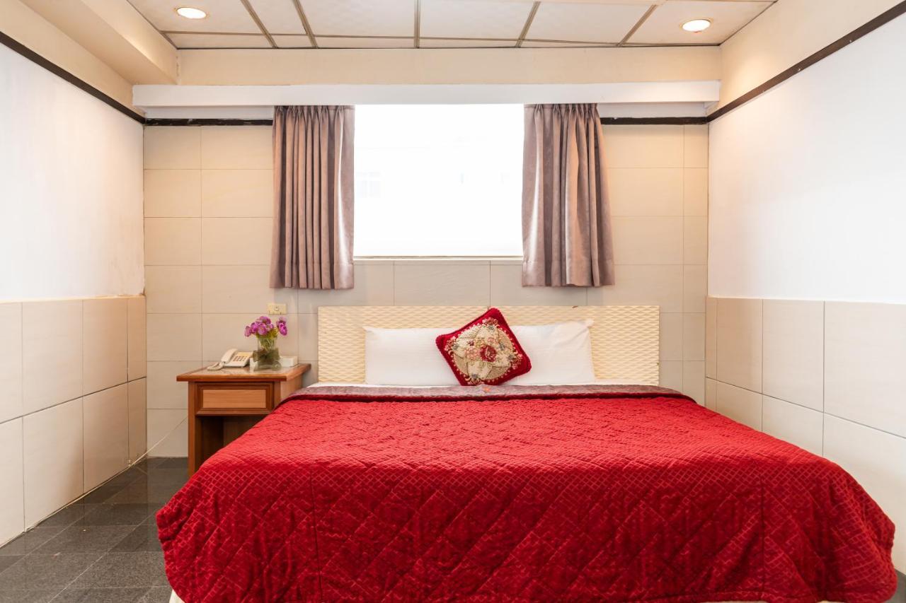 Yi Pin Business Hotel Таоюань Экстерьер фото