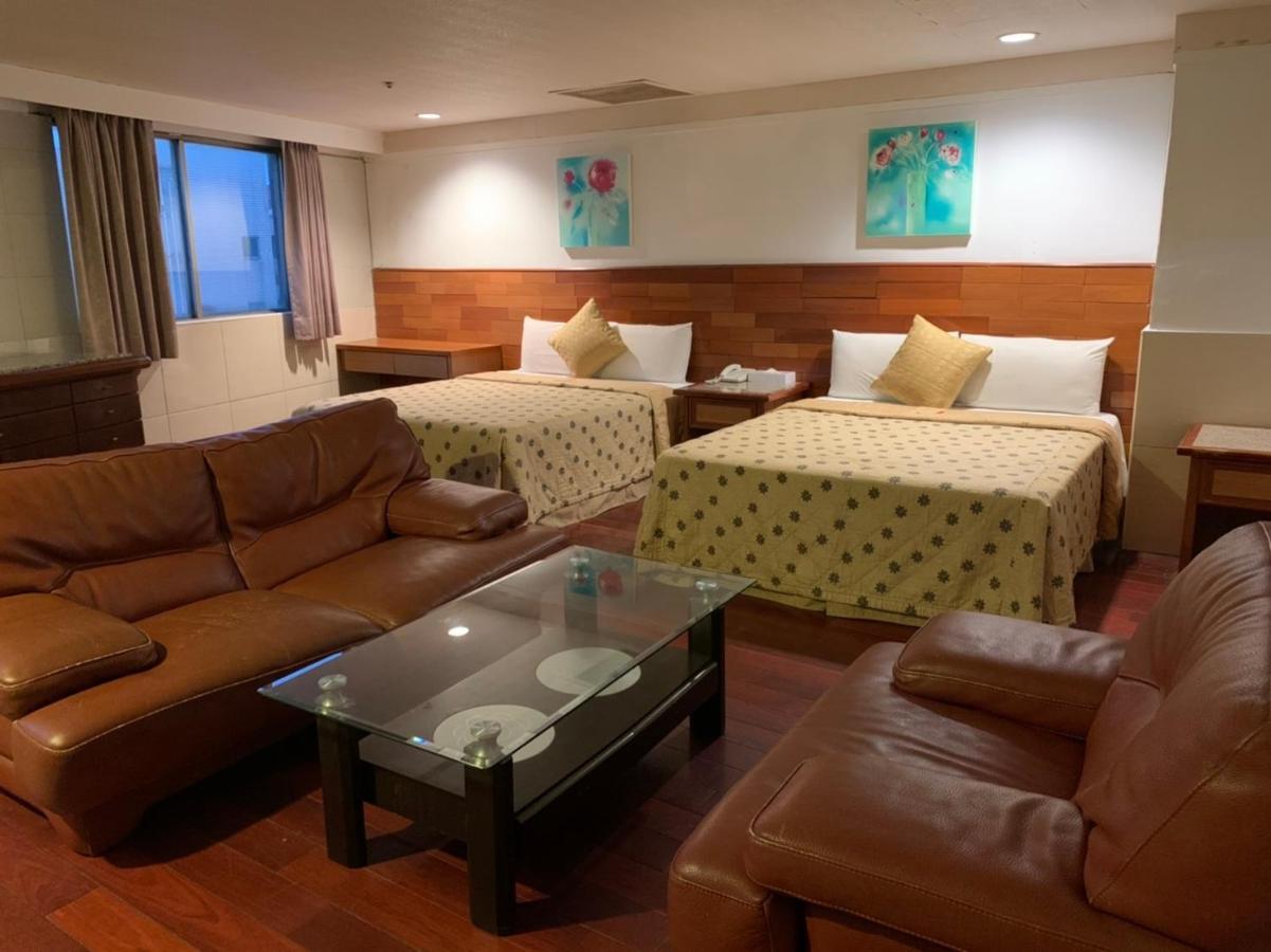 Yi Pin Business Hotel Таоюань Экстерьер фото